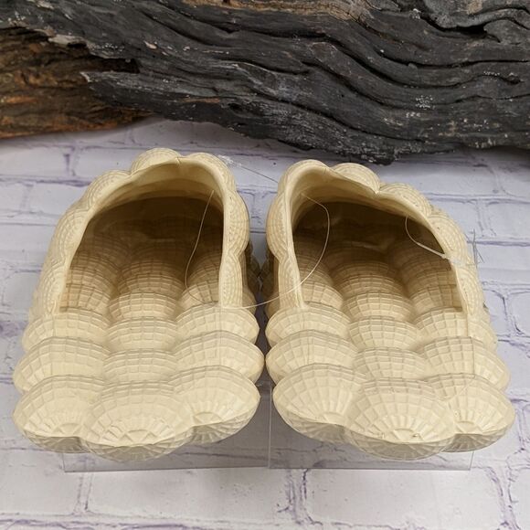 Bubble Slides Massage Slippers - Size L (9-10) - Picture 5 of 11